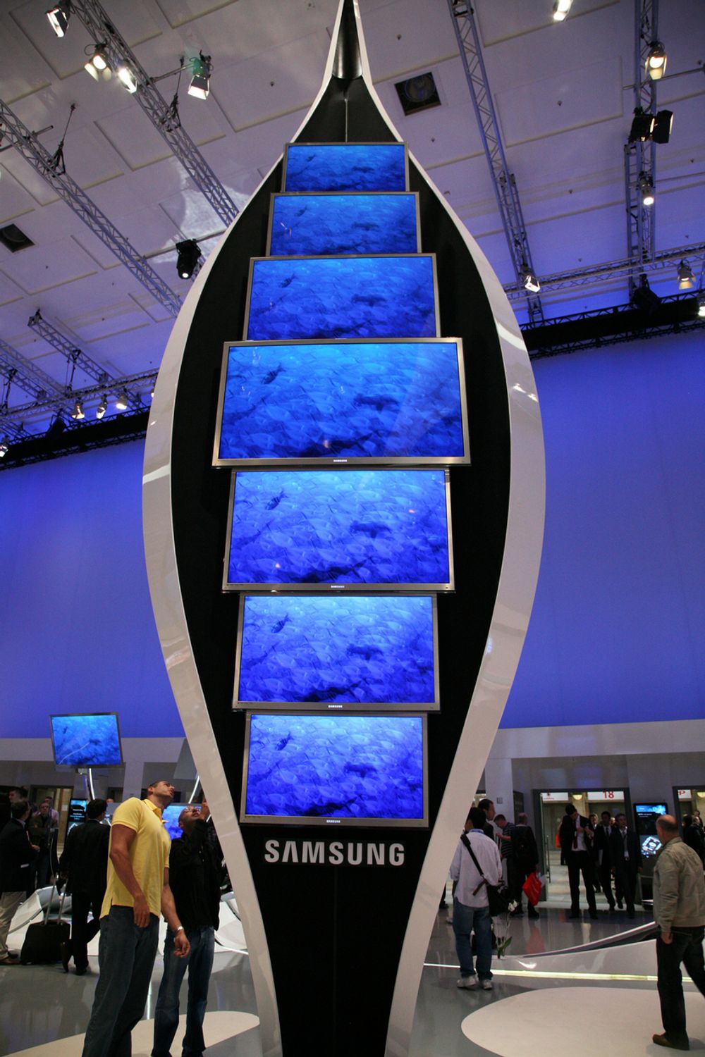 IFA: Samsung sparer ikke på kruttet, men deres hall er noe mindre prangende enn de siste par årene.