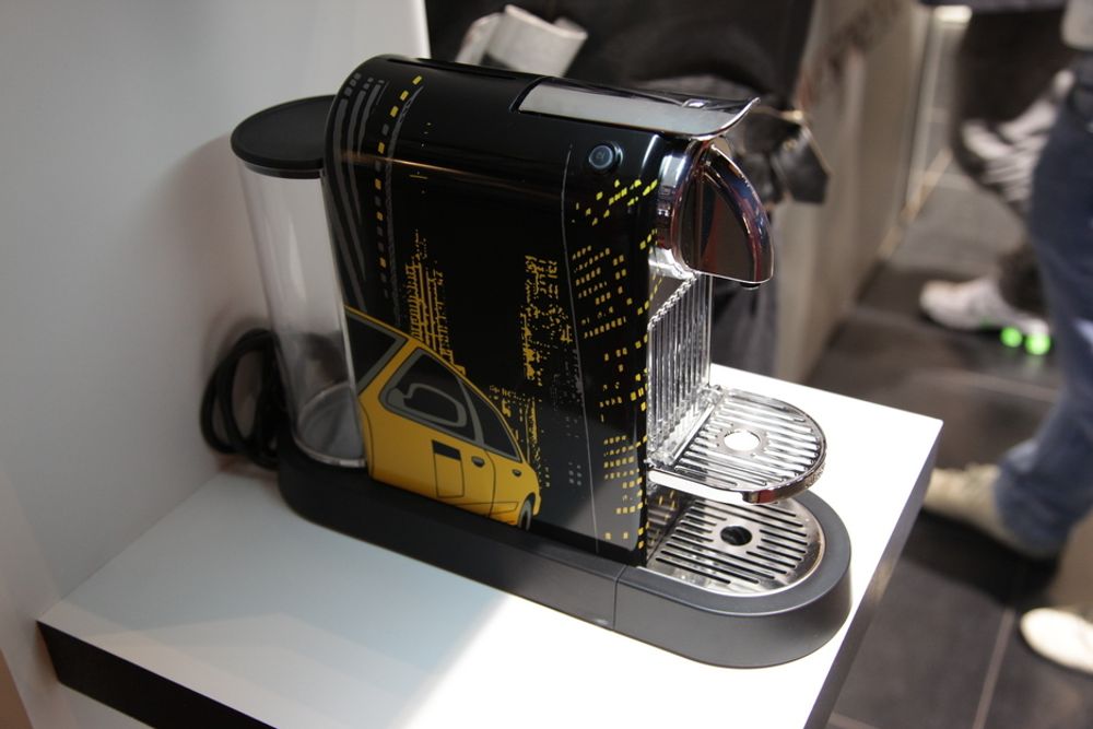 KAPSELKAFFE: Ny design på noen av  Nespressos kaffemaskiner.