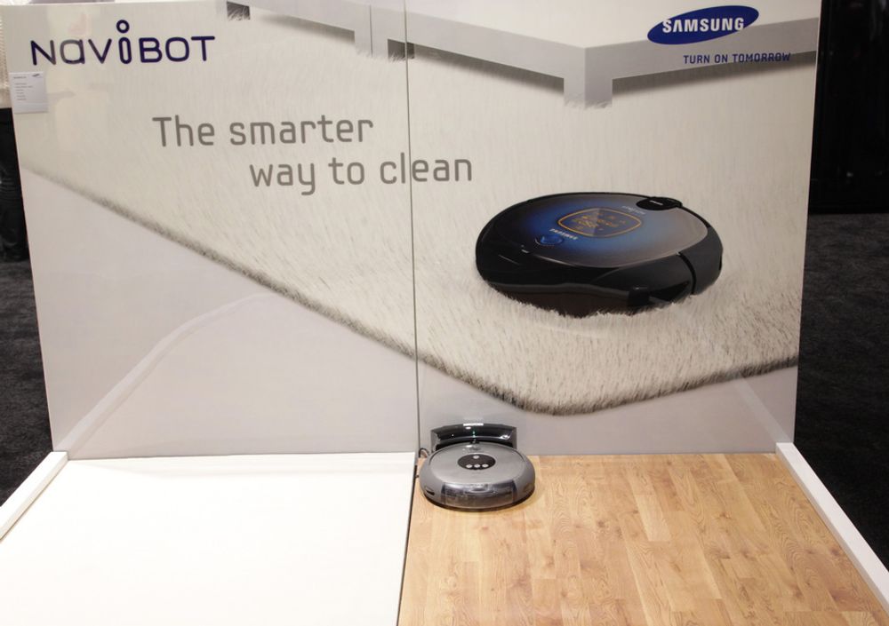 STØVSUGER: Samsungs Roomba-konkurrent Navibot var selvfølgelig på plass.