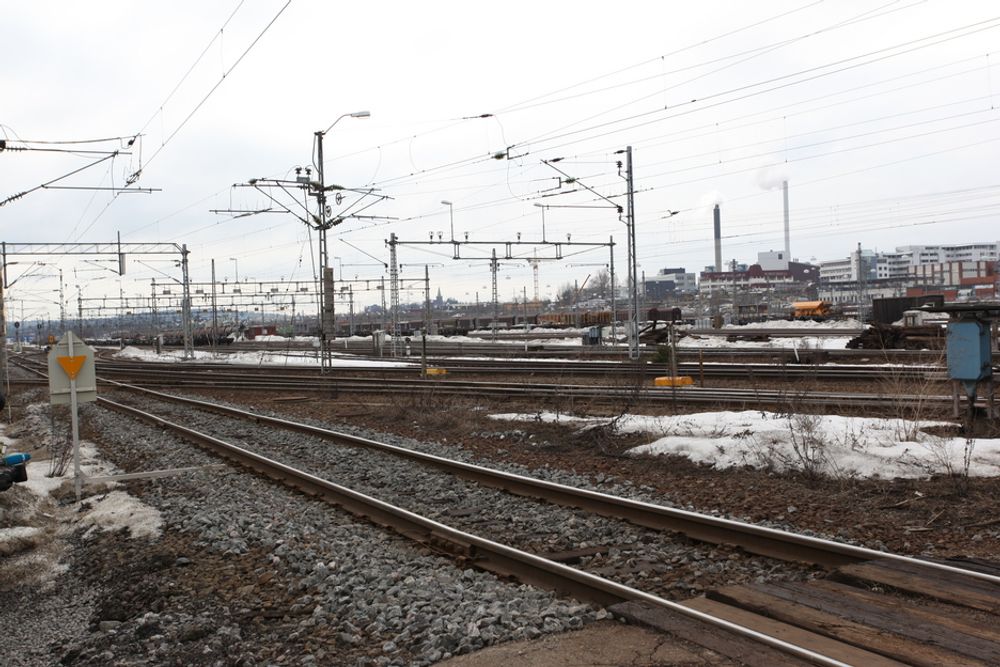 FLATT: Det er nærmest vanskelig å skjønne hvordan et togsett kan ha trillet i åtte kilometer når starten er såpass flat. Jernbaneverket bedyret imidlertid at man kun trenger 0,05 % helling for at toget skal begynne å trille.