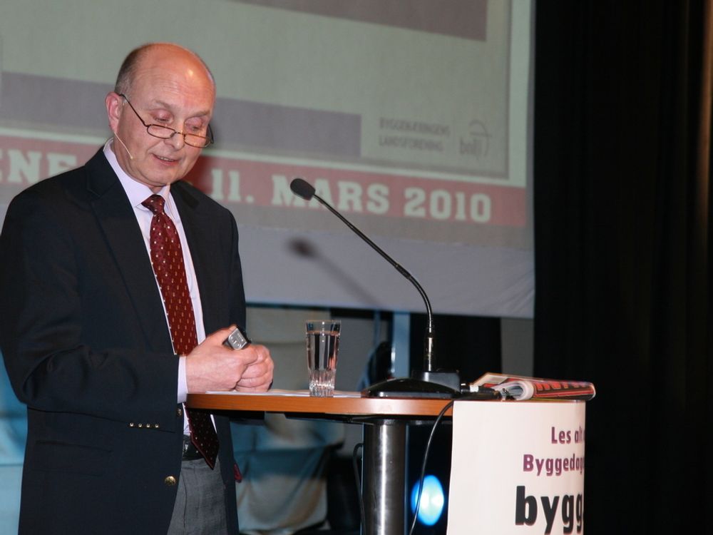 KRITISK: Ketil Lyng, administrerende direktør i BNL uttalte seg sterkt kritisk til offentlige budsjetteringsrutiner i sin åpningstale under Byggedagene 2010
