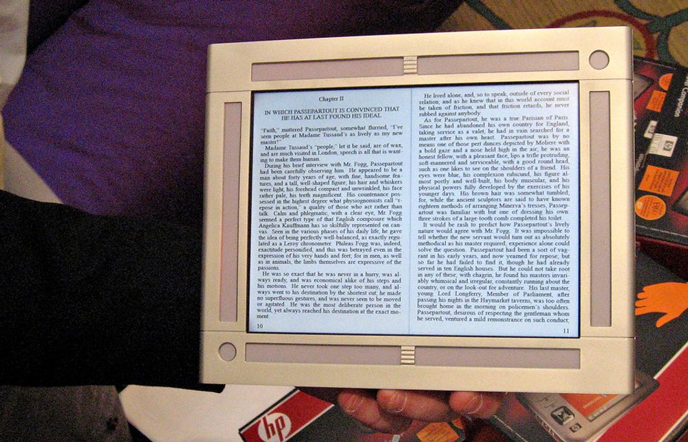 E-BOKOm noen år vil elektroniske bøker være den foretrukne lesemåten. Akkurat som digitale kameraer har erstattet filmbaserte.