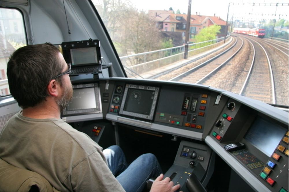 MODERNE TOG: Med ERTMS blir togene direkte koblet til trafikkledelsen både via GSM-R og via dataoverføringspunktet i sporet.