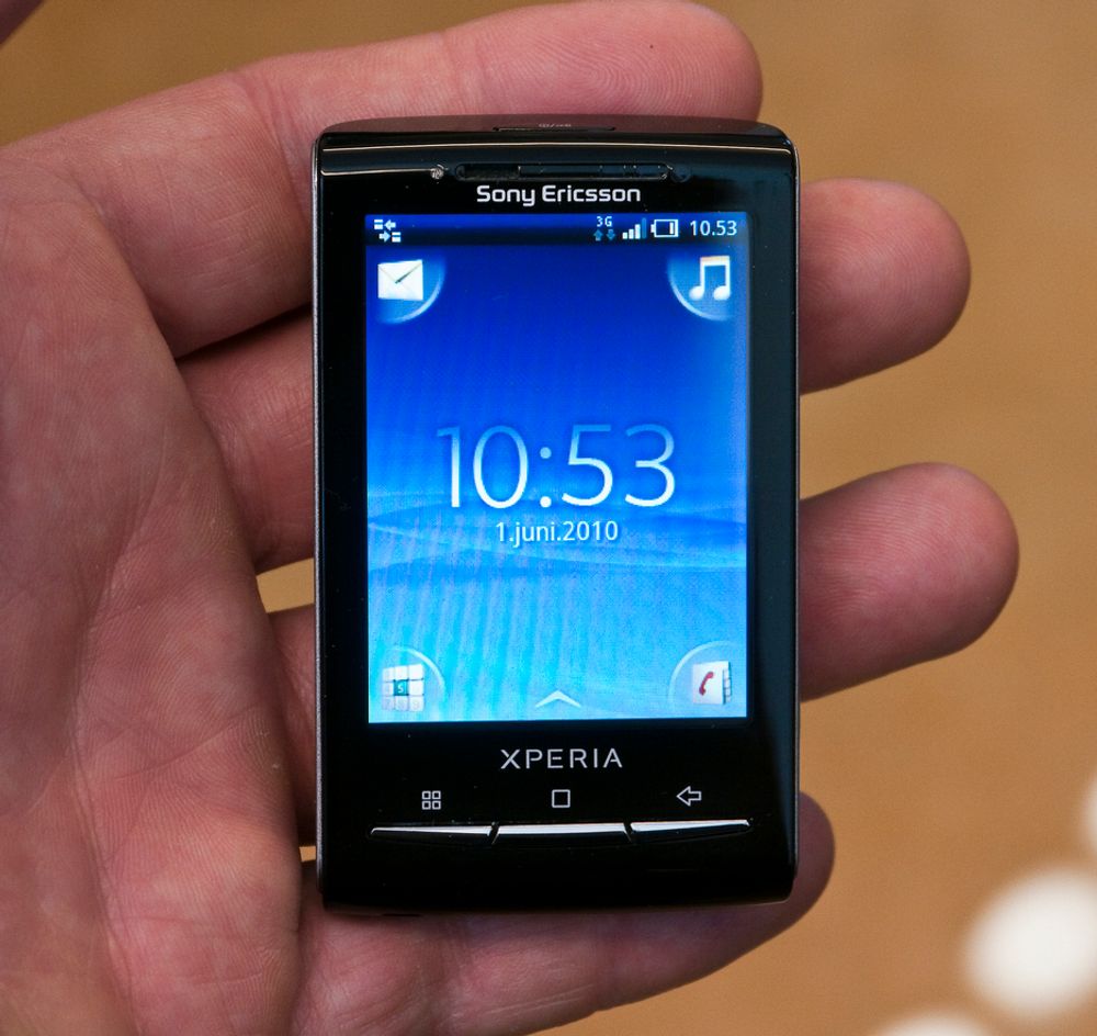 NOMINERT TIL ÅRETS MOBILTELEFON: Sony Ericsson Xperia X10 Mini er på størrelse med et kredittkort, men leverer likevel en svært god mobilopplevelse. Vi ga den terningkast 5.