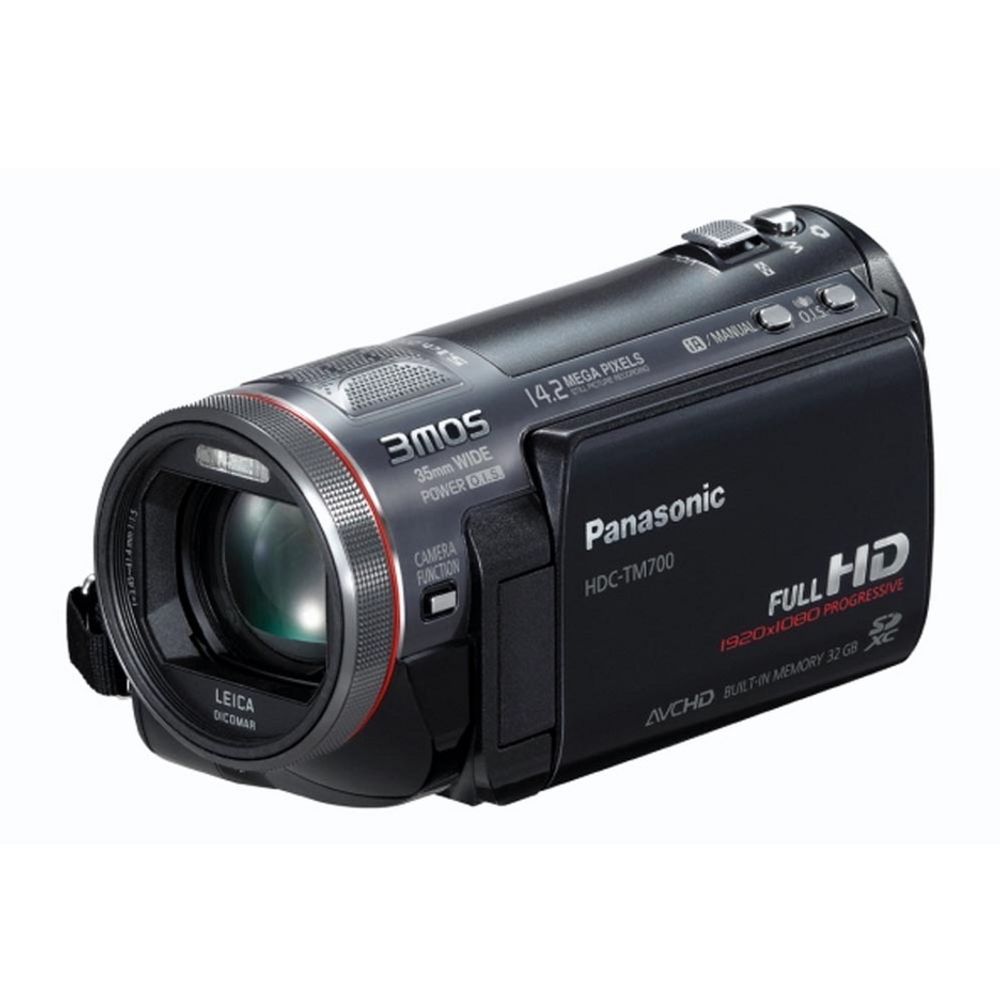 ÅRETS VIDEOKAMERA: Panasonic HDC-TM700. "Videokameraet Panasonic HDC TM700 HD gir eksepsjonelt god bildekvalitet med sine tre CMOS-sensorer og et lyssterkt objektiv fra Leica Dicomar. Utmerkede egenskaper i svakt lys sammen med lavt støynivå, tas hånd om av en hardt arbeidende bildeprosessor. Et nytt bildeformat, 1080/50p, gir bra gjengivelse av bevegelser og avanserte brukere har nytte av en stor mengde manuelle justeringsmuligheter som assisteres av et hjelpesystem for skarphet og histogram."