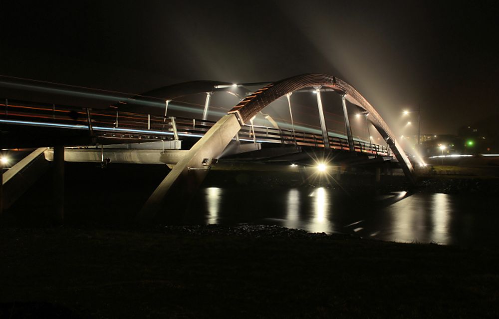MÅSØRBRUA, NORD-TRØNDELAG: - Flott og estetisk vakker bru med fin belysning. Broen har hovedbæresystem i tre.