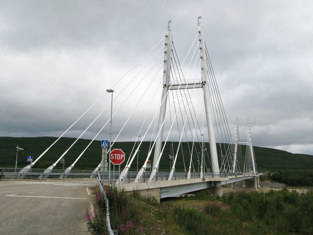 Samelandsbrua i Finnmark er foreslått av mange de siste dagene. Er det Norges vakreste bro?