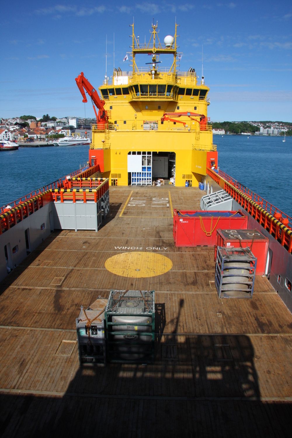 VikingLady er ett av fem skip på LNG i flåten til Eidesvik Offshore. Det er imidlertid det eneste med en 320 kW brenselcelle om bord. Brenselscelle (hvit container) og elektrisk system (blå) i "hangaren" under overbygget.