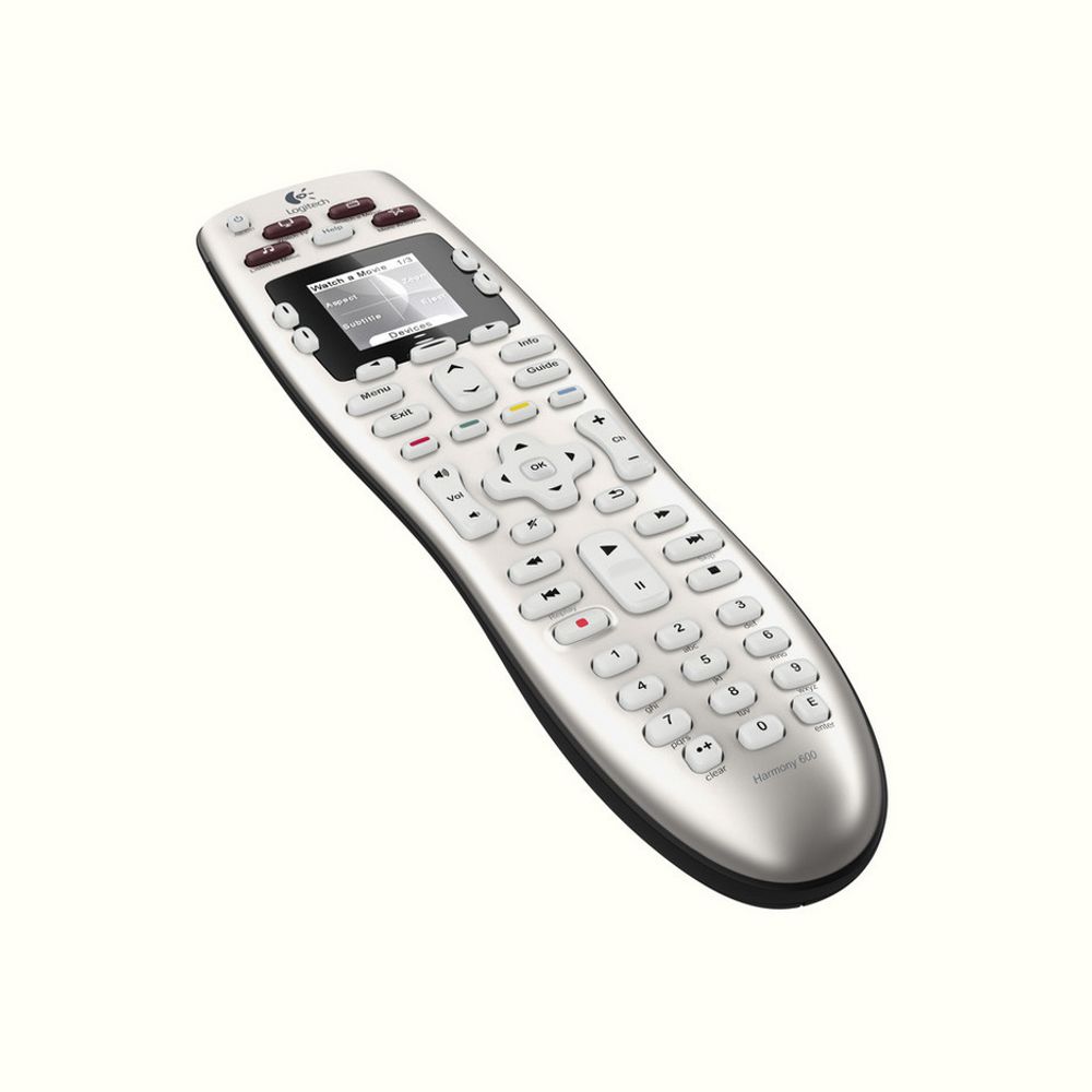 NOMINERT TIL ÅRETS TILBEHØR: Logitech Harmony 600 og 650 kan sannsynligvis erstatte de aller fleste av fjernkontrollene du har liggende rundt omkring i stua. Konfigurasjon for de aller fleste enheter kan lastes direkte inn ved tilkobling til en PC eller Mac.