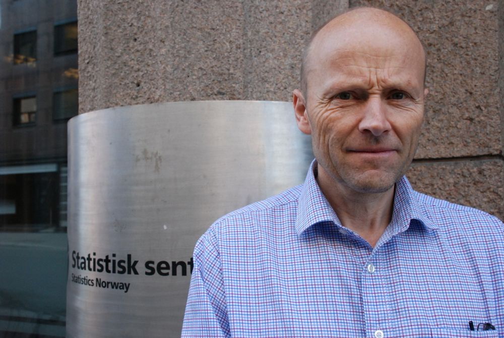 SSB-forsker Bjart Holtsmark er svært skeptisk til klimaeffekten av biodrivstoff basert på trevirke.