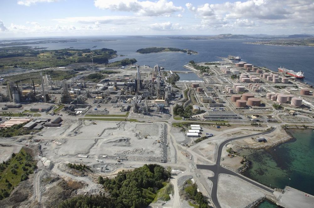 Statoils oljeraffineri på Mongstad stod for størst CO2-utslipp i Norge i fjor.