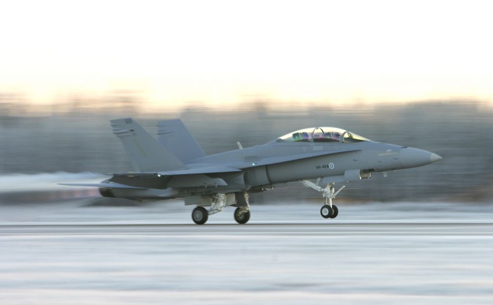 SMELTET VULKANSTØV: Finske jagerfly av typen F-18 Hornet fikk den tvilsomme æren av å bekrefte den vulkanske askeskyens skadepotensial.