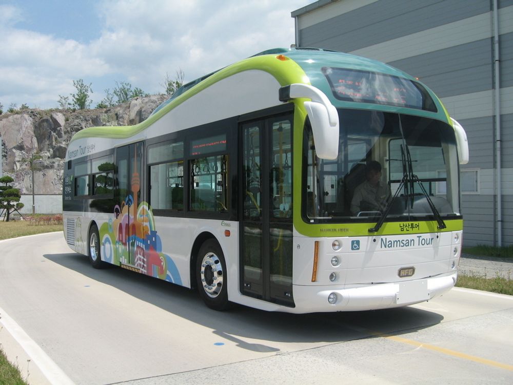 De nye elbussene i Seoul går opptil 83 kilometer på en lading og kan lades på 30 minutter.