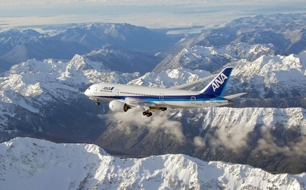 ZA002 skal etter planen leveres til ANA om tre måneders tid. Men først må Boeing til bunns hvorfor det oppsto brann om bord på flyet tirsdag.