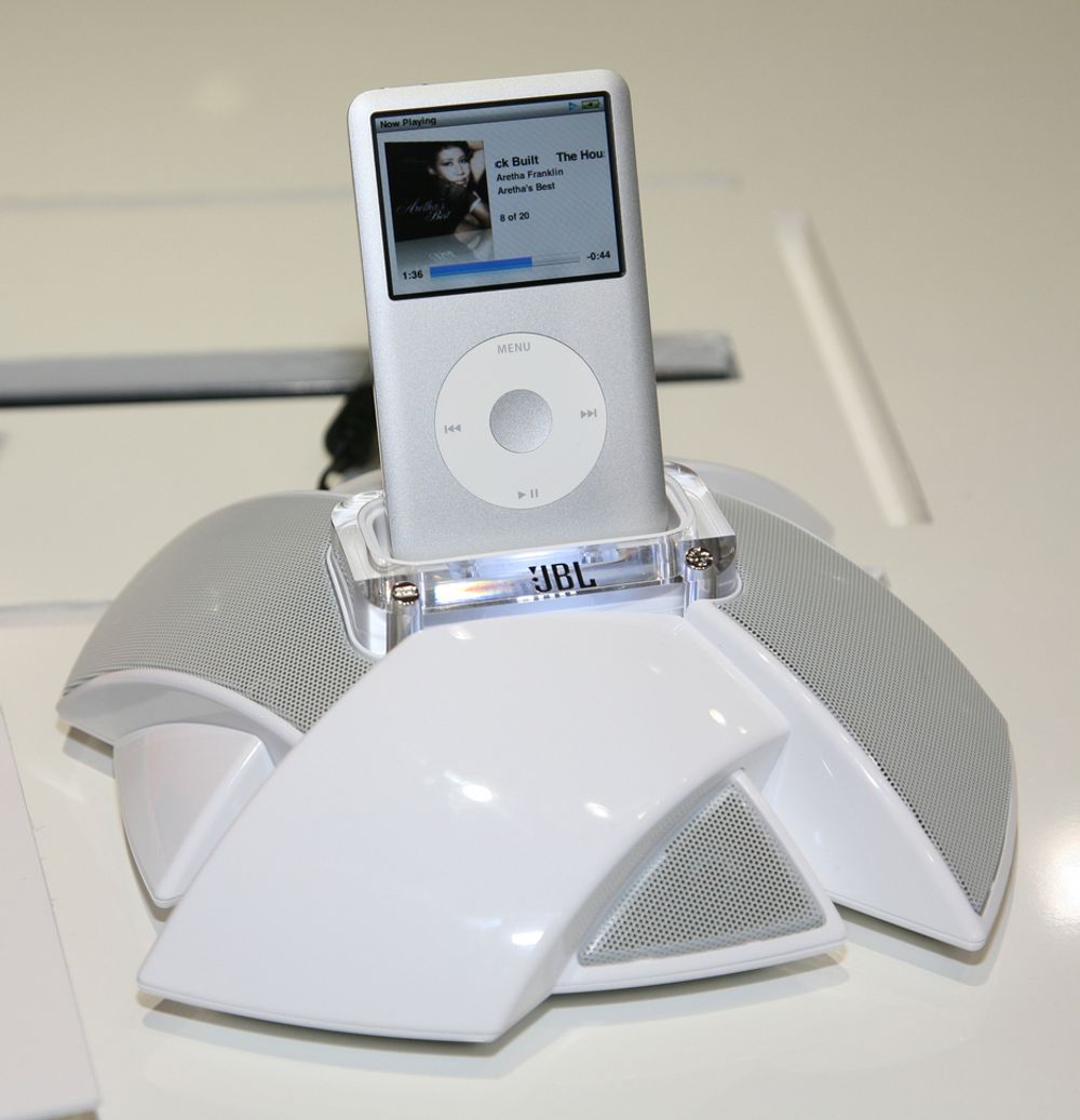 IFA: JBL satser på å fortsette suksessen med særpregede iPod-produkter. Dette er deres nye iPod-høyttaler.
