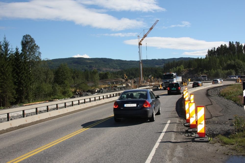 IKKE INFLASJON: - En topp moderne motorvei mellom Oslo og Trondheim kan bygges på 10 år uten å gi inflasjon hvis arbeidet gjøres sammenhengende, mener forsker Helge Røed.