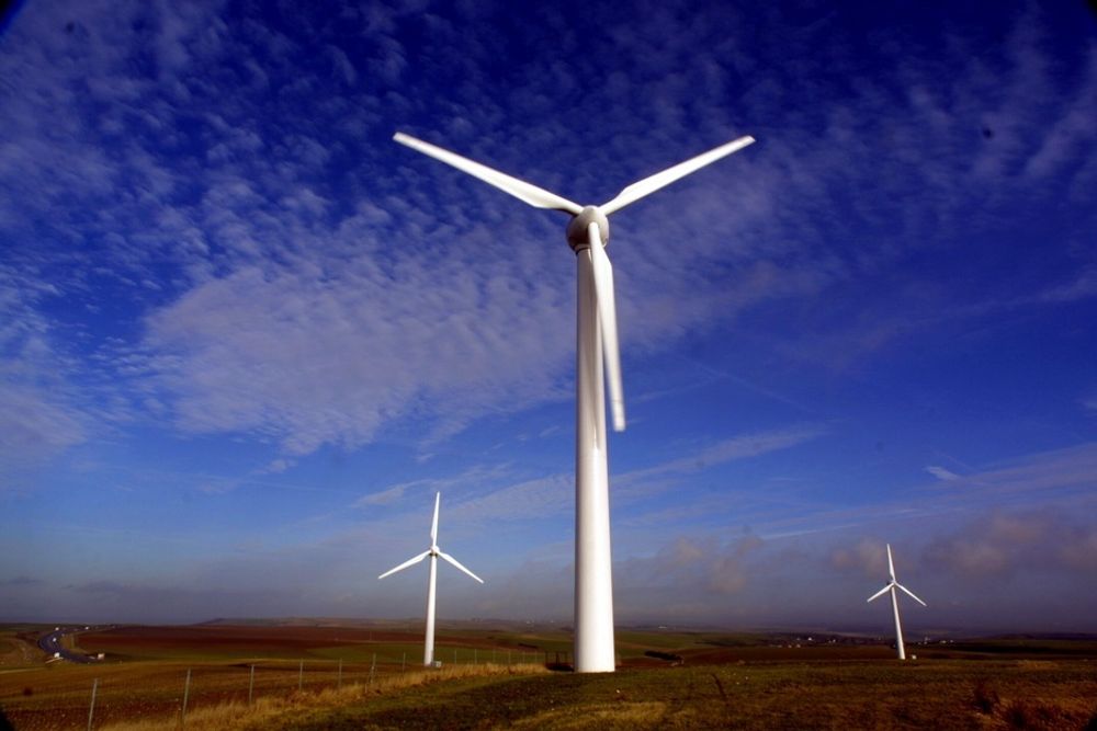 Danskene er stolte av sine vindmøller, mens to av tre nordmenn synes de er stygge.