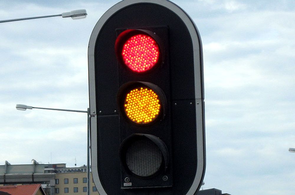 RØDT: Londons trafikklys skal erstattes med LED-pærer, ifølge ordføreren i London. Han vil spare klimaet og samtidig spare penger.