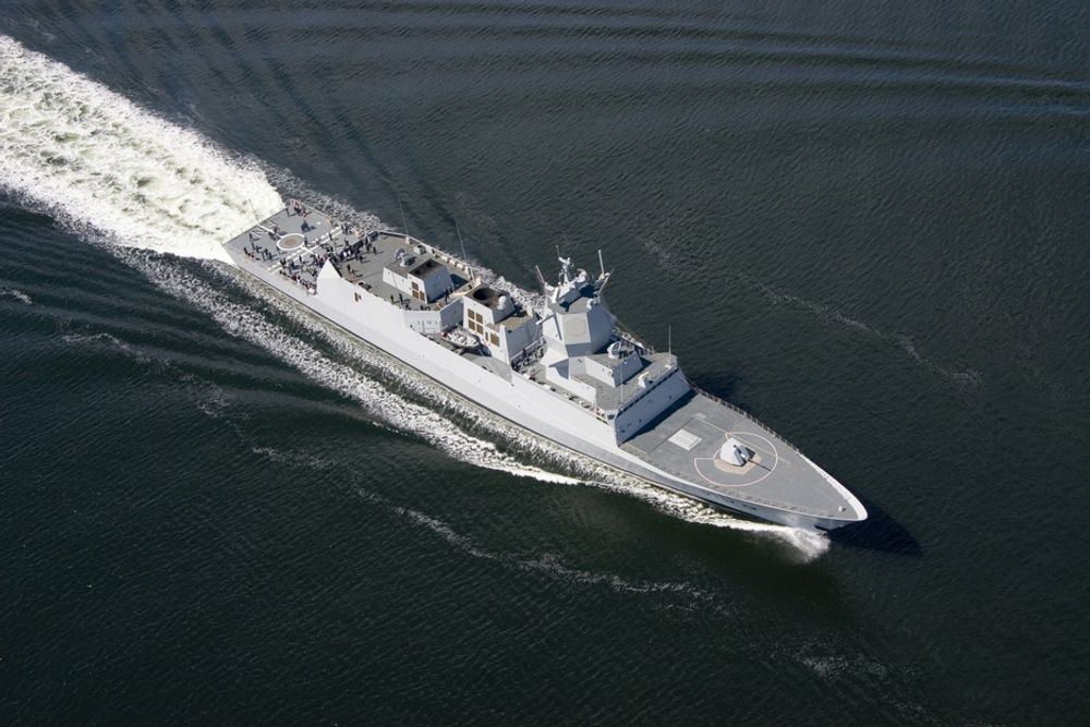 KNM Fridtjof Nansen har topp moderne kamp- og informasjonssystemer. Det kanskje mest iøyenfallende på fregatten er radartårnet.