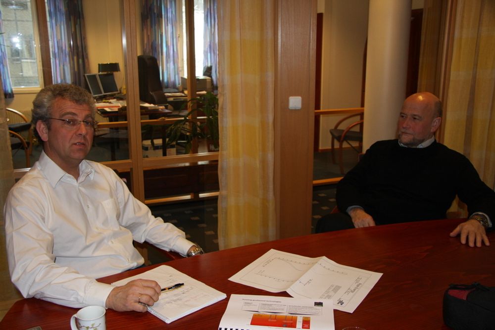 ENERGI: Administrerende direktør Thor Erik Musæus og styreleder Jan Evensen i Rock Energy har stor tro på jordvarme.