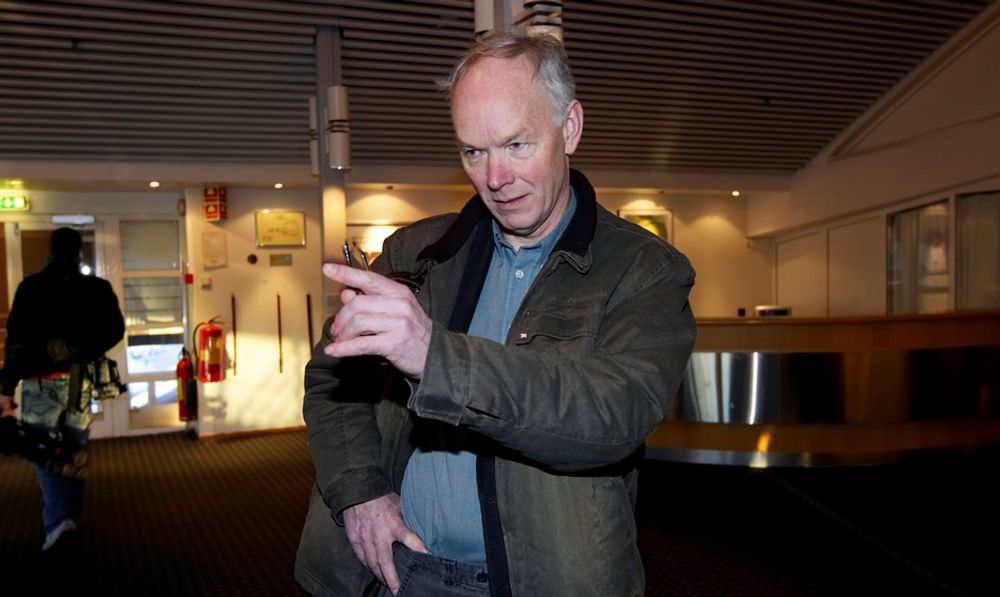Senterpartiets Per Olaf Lundteigen vil fjerne Telenor-sjefens bonus.