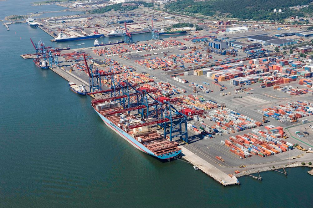 STØRRELSE: Götebrog er Nordens største havn og kan ta i mot de største containerskipene. I 2007 ble det solgt 1 million tonn bunkersolje til skip i havna.