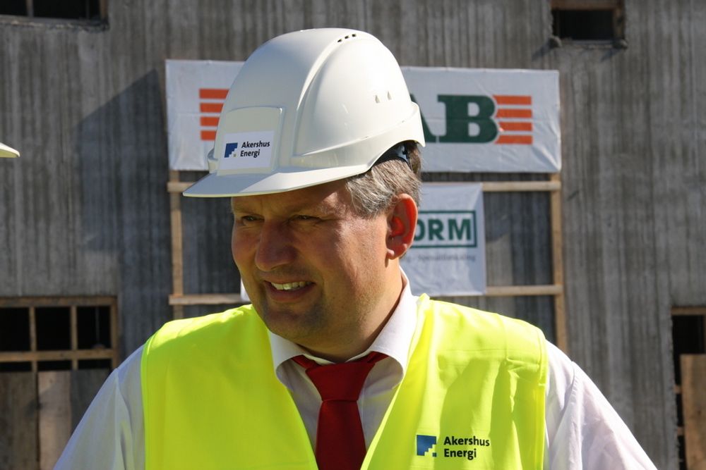 Olje- og energiminister Terje Riis-Johansen har tro på den nye energiparken som bygges like ved Lillestrøm.