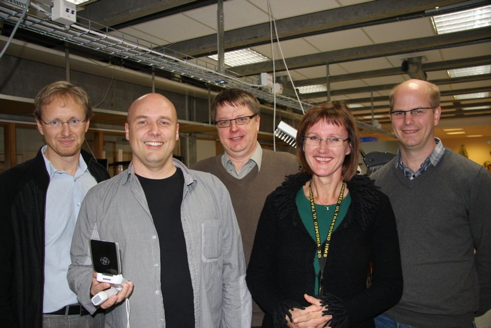 Forskerne hos GE Vingmed i Horten er svært stolte over sin Vscan. Dagfinn Sætre (fra v.), Sigmund Frigstad, Håkon Høye, Eva Nilsesen og Anders Torp har allerede fått mye positiv respons.