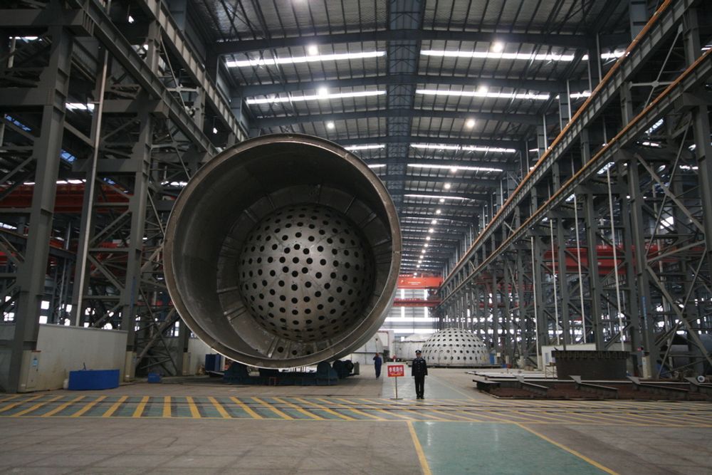 KLAR TANK: En av tankene til Norgas Innovations søsterskip ligger klar til montering i Zhangjiagang. I. M. Skaugen eier halvparten av dette verkstedet, hvor LNG-løsninger designes, produseres og monteres. Foto: Sigurd Aarvig