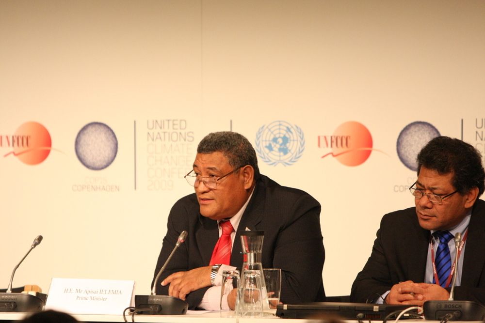 FRYKTER ØDELEGGELSE: - Vi vil ikke la oss presse. Vi rokker ikke ved vårt 1,5-gradersmål, sier øystaten Tuvalus statsminister Apisai Ielemia. Han er redd for havstigning.
