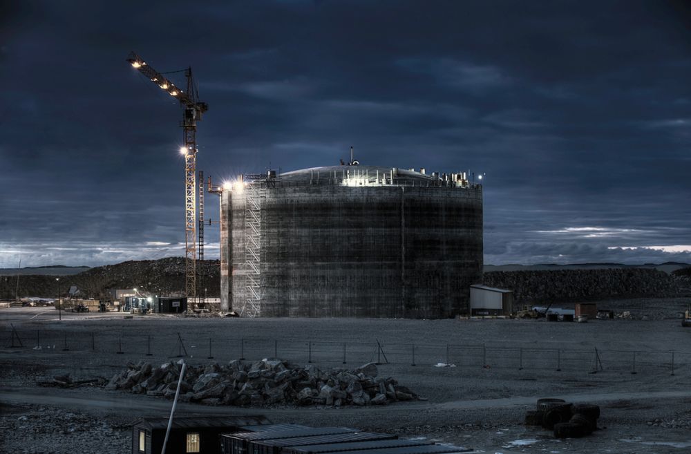 AVSTAND: I USA opererer man med en minimumsgrense på 16 kilometer mellom et LNG-anlegg og bebyggelse. I Stavanger ligger passasjerterminalen bare 250 meter fra anlegget for gassproduksjon.