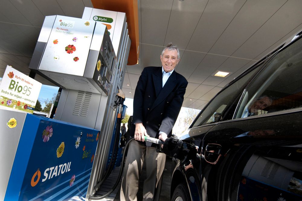 TANKER: Transport- og energiminister Flemming Hansen under lanseringen av Bio95 i 2006.