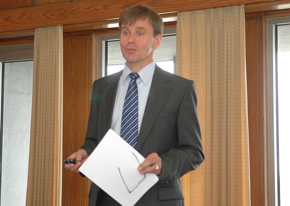 Tor Svensen i DNV underretter om DNVs nye ratingsystem på pressetreff mandag.