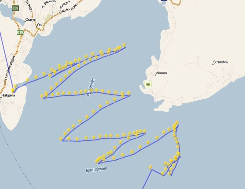 KURS: Seilbøyas manøvreringer under testing utenfor Bergen i opp til 20 sekundmeter vind. Kursen plottes inn via nettsiden, og bøya styrer og krysser selv, avhenig av vind, strøm og bølger.
