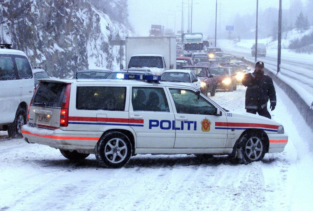 Snøvær og glatte veier. Mer skal ikke til før hytteturen tar mye lenger tid enn vanlig.