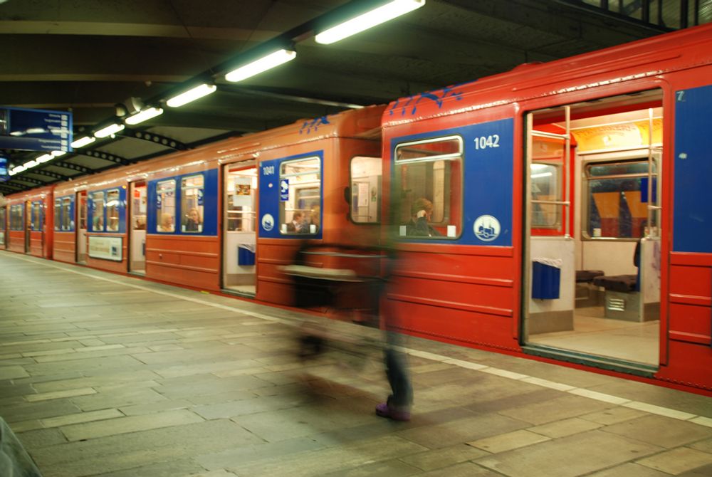 Torsdag morgen kunne ingen t-banetog kjøre inn i tunnelen under Oslo sentrum, på grunn av en kabelbrann.