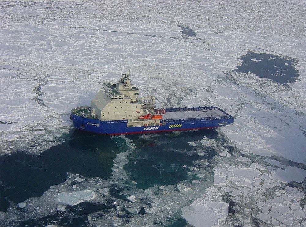 Isbrytere: Fescos supplyskip kan fungere som isbryter når den kjører med propellene mot isen.