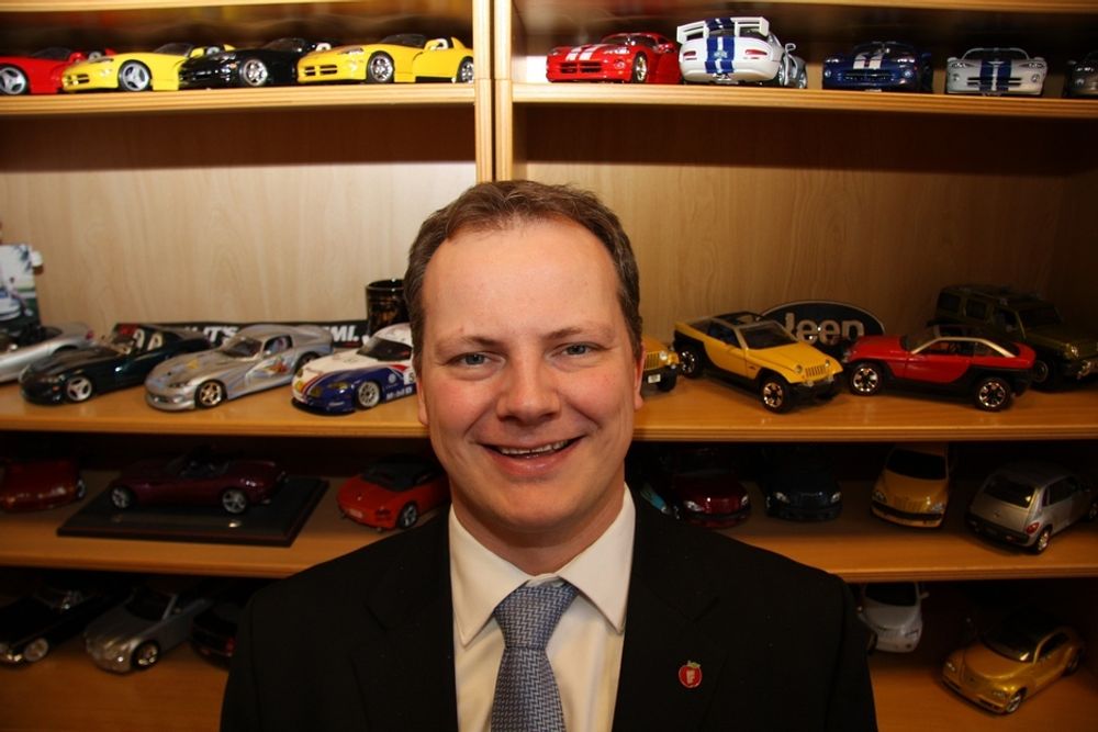 Ketil Solvik-Olsen er Fremskrittspartiets energipolitiske talsmann. Selv er han kronisk bilsamler.