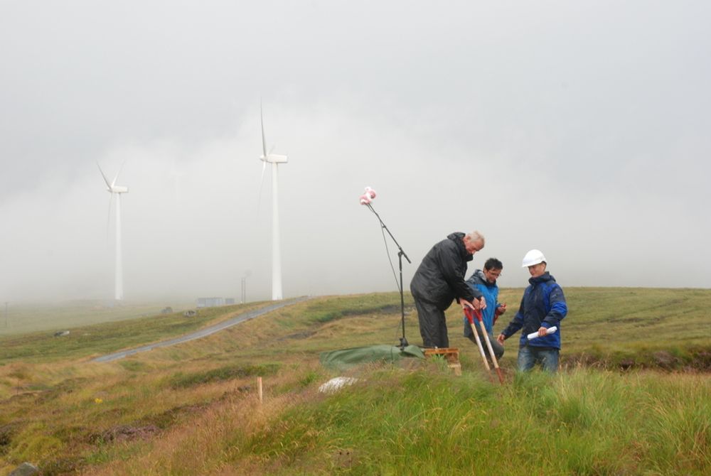 OGSÅ I INNLANDET: Det er ikke bare langs kysten, som her på Mehuken i Måløy, at vindforholdene er gode. NVEs nye vindkartlegging viser at også innlandet har gode forhold og dermed potensiale for vindparker.
