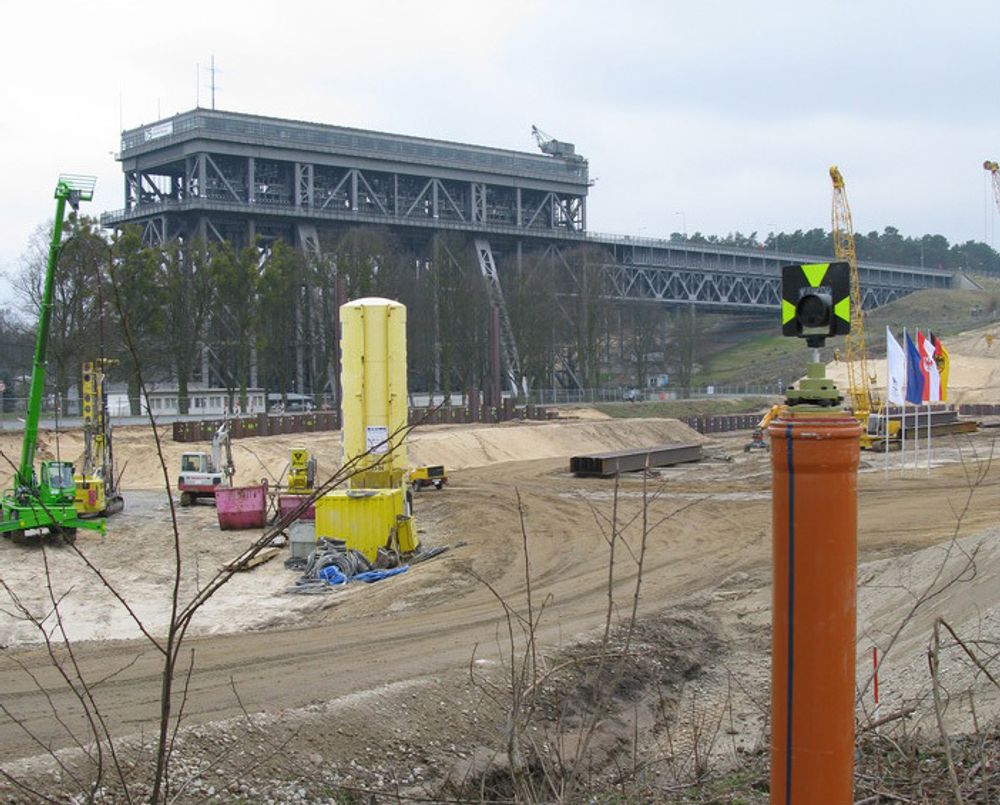 Nylig startet byggingen av en ny skipsheis ved siden av den gamle i Niederfinow nordøst for Berlin.