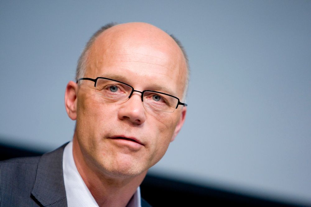 UNØDVENDIG: Overlege ved Nasjonalt Folkehelseinstitutt, Bjørn Gunnar Iversen, har ikke tro på termoskanning av passasjerer.