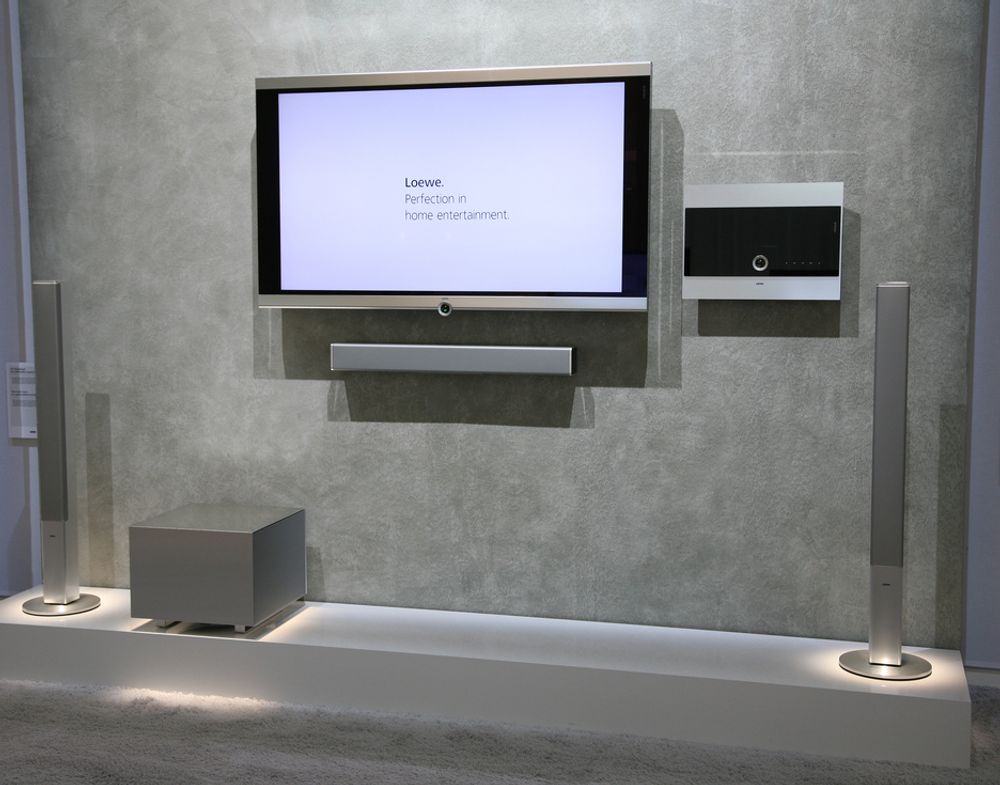 IFA: Loewe følger opp designprofilen til TV-ene med liknende design på hjemmekinoutstyr.