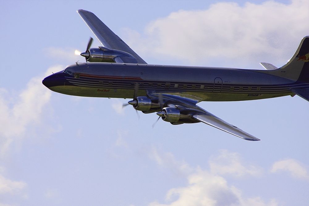Douglas DC-6A, 1950-årenes fremste passasjerfly, gjorde en svært spektakulær oppvisning på Rygge.