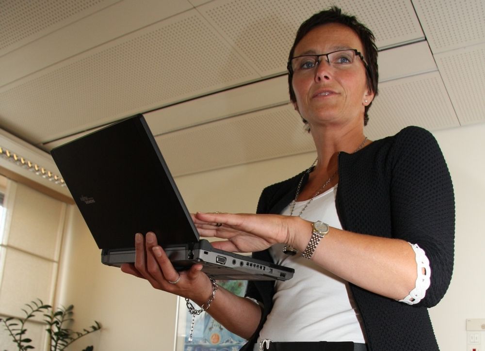Fornyings- og administrasjonsminister Heidi Grande Røys er fornøyd med regjeringens bredbåndspolitikk.