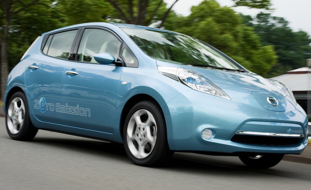 Nissan Leaf kommer med litiumionebatterier på 24 kWh som skal gi den en rekkevidde på 160 km. Elmotoren leverer en effekt på 80 kW og et dreiemoment på 280Nm og skal gi Leaf en toppfart på over 140 km/t.