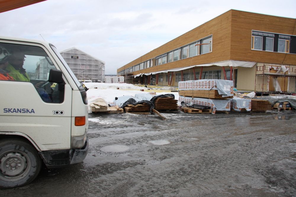 SENTER: Barnehagen ved Storøya Grendesenter på Fornebu i Bærum bygges som passivhus og er den andre barnehagen i Norge som bygges slik. Senteret åpner i november i år.