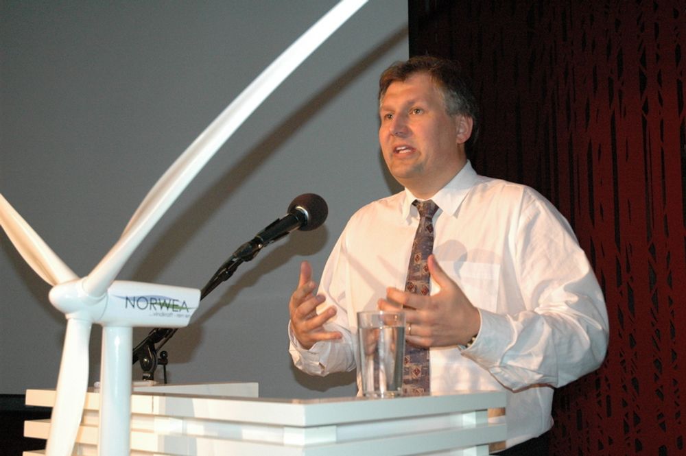 MÅLLØS: Olje- og energiminister Terje Riis-Johansen (Sp) ønsker ikke å sette noe mål for vindkraftproduksjonen i 2020 før han har nådd målet om 3 TWh i 2010.