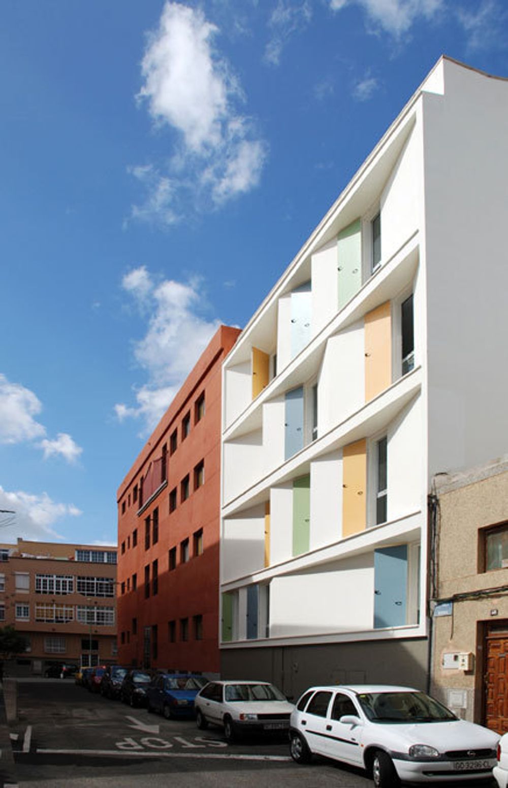 Eight Inscribed Houses and Three Courtyards, Gran Canaria. Arkitekt: Romera y Ruiz Arquitectos.