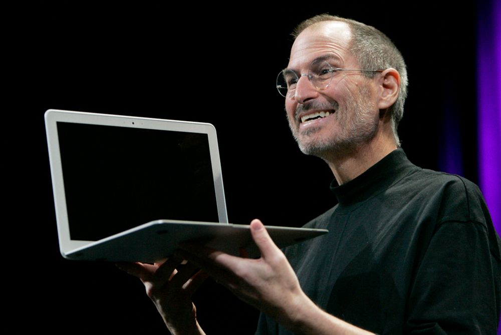 MacBook Air er fra 4 til 19,3 mm tykk.