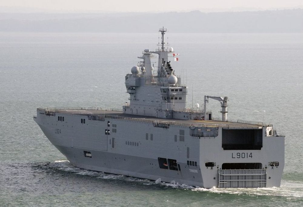 SØSTER: BPC Tonnerre ble bygget ved det som nå er STX France i Saint Nazaire. Skipet som nå bygges blir likt som dette og søsterskipet BPC Mistral.